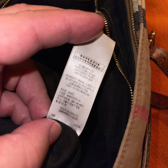 Vintage Burberry canvas and leather diaper bag with changing pad. - Picture 16 of 16